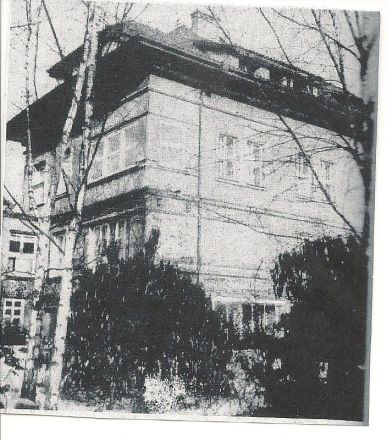Bröderna Čapeks hus i Vinohrady, Prag (ur "Karel Čapek" av E. Thiele).